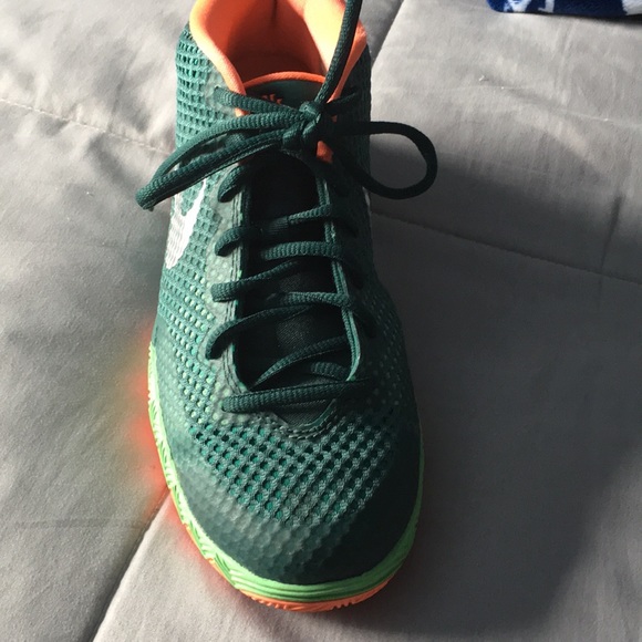 Kyrie 1 “flytrap size 6 youth - Picture 4 of 8